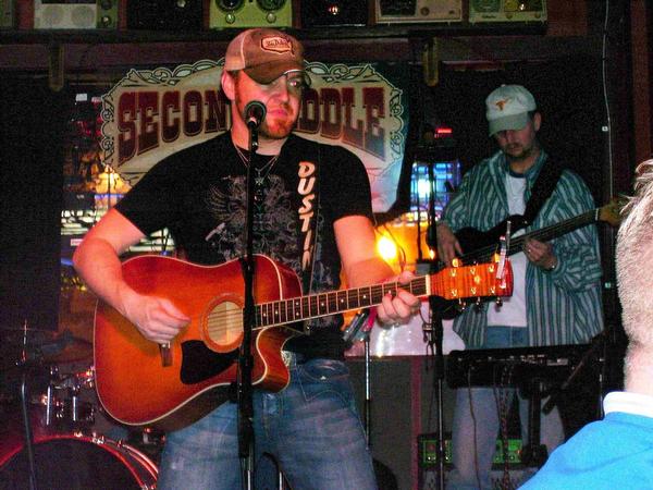 Dustin Bogue